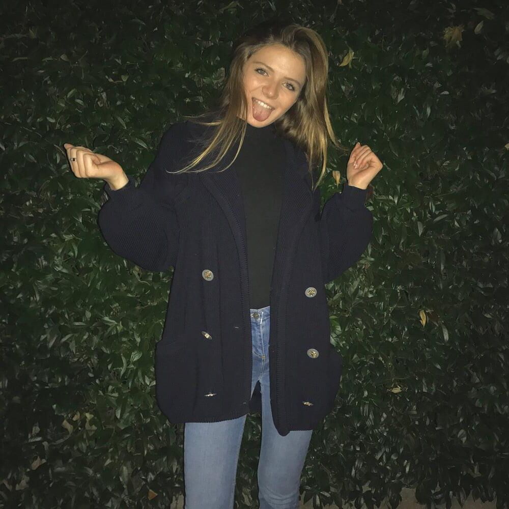 Skinny French Slut Petite Chienne Francaise Jeune Putte