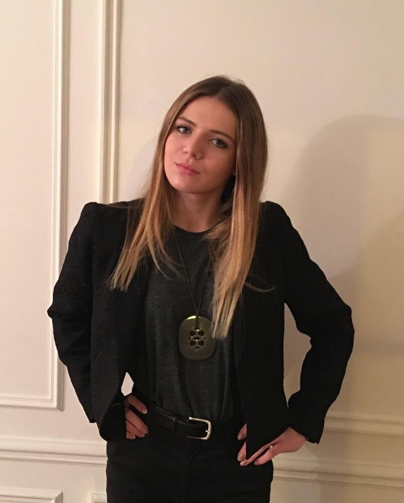 Skinny French Slut Petite Chienne Francaise Jeune Putte