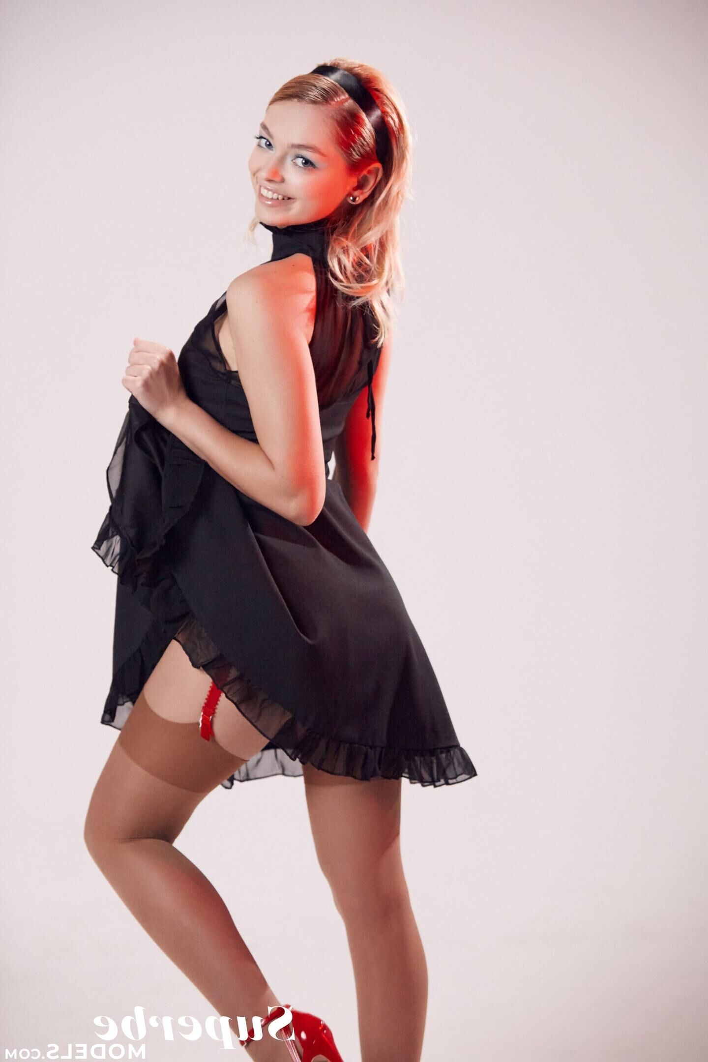 Dolly Haas Red Echo por Superbemodels