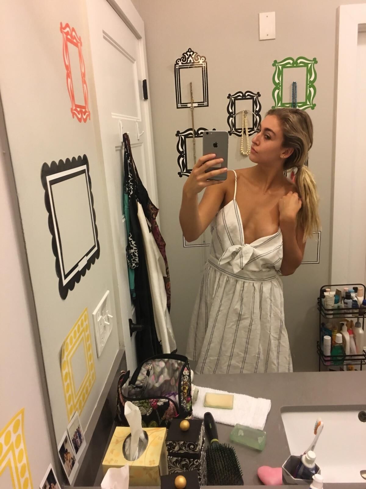 Hot girl mirror selfie nudes 