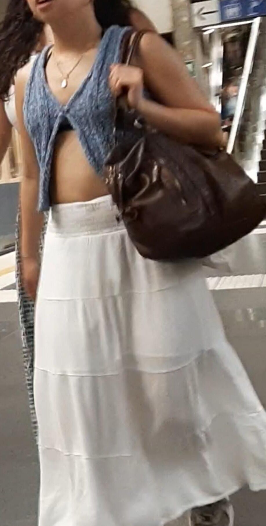 Braless Streetgirls 