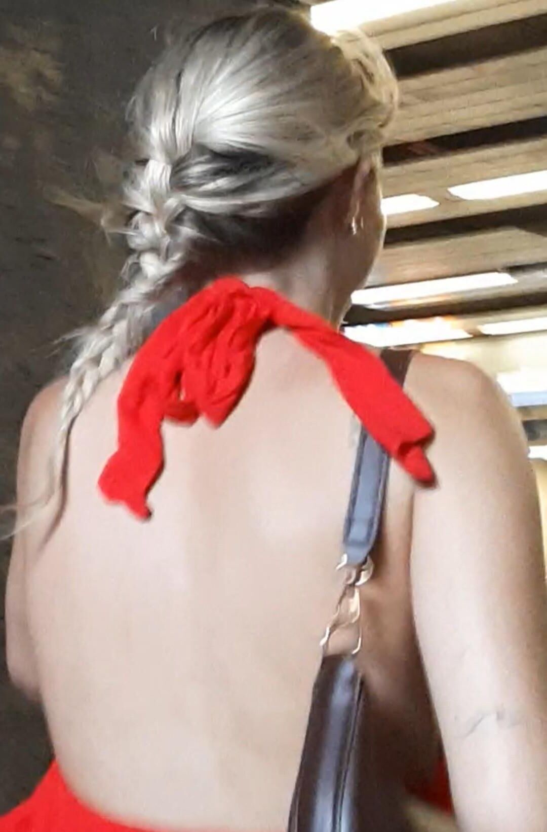 Braless Streetgirls 