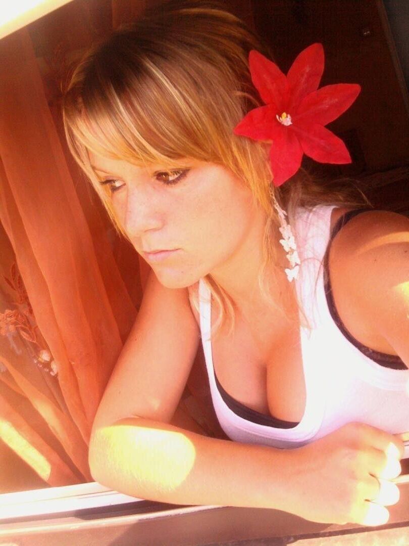 Blonde babe bedroom nudes and sex