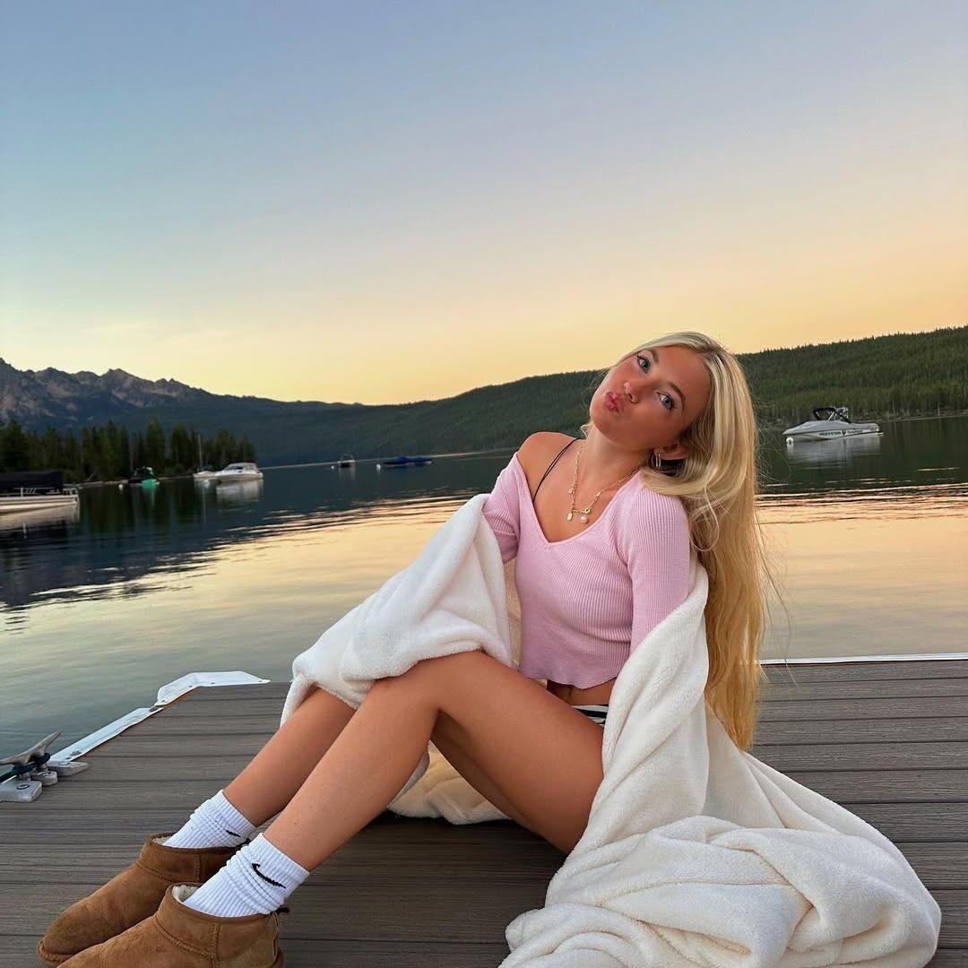 Leggy Wannabe Fuck Toy Mia
