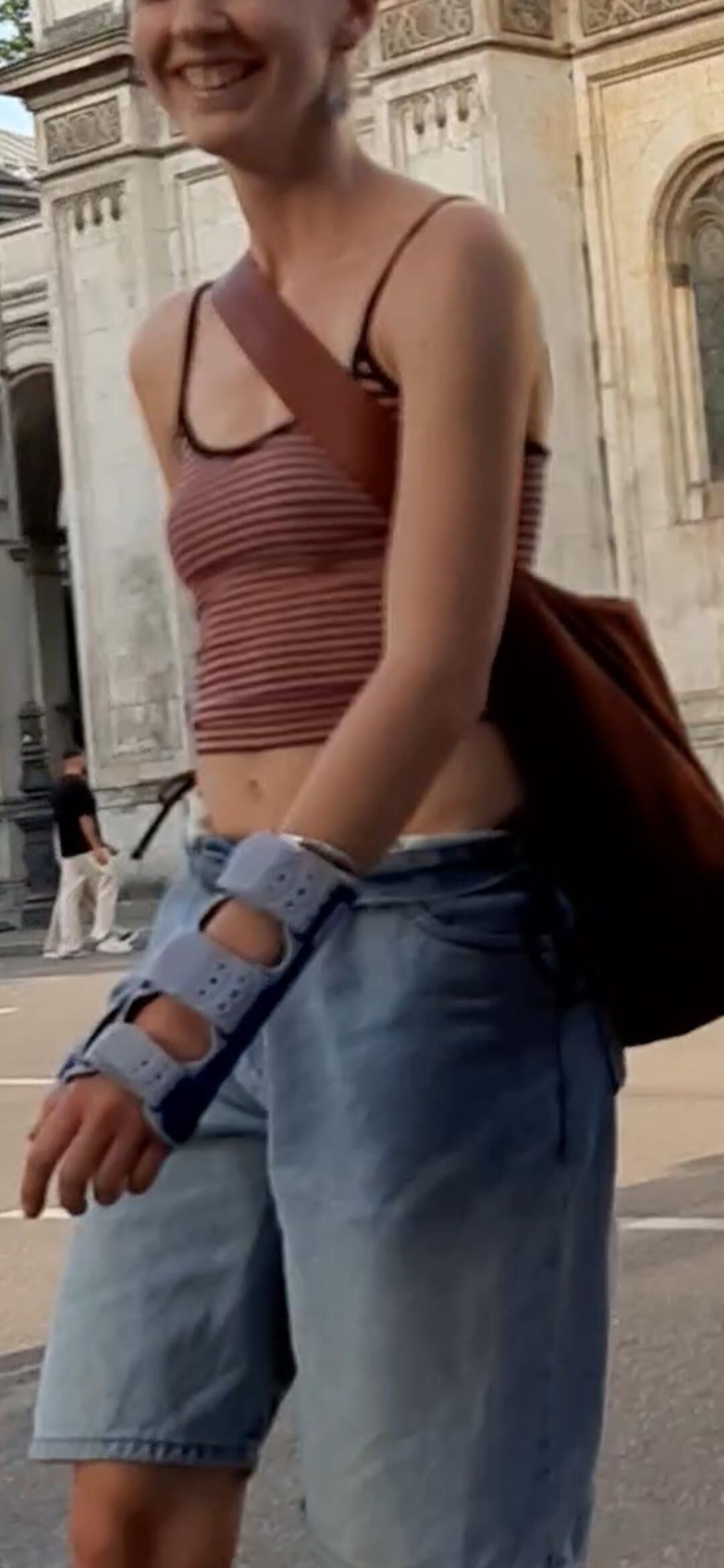 Braless Streetgirls 