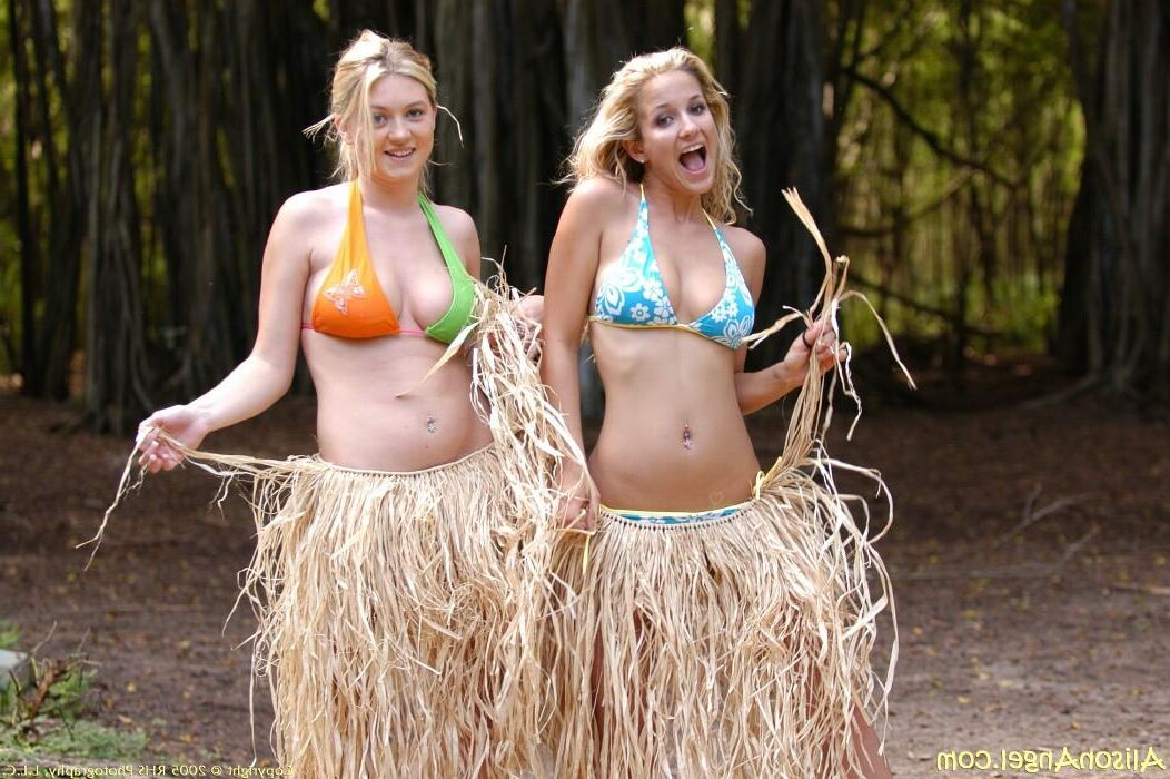Alison e Lia Saias de Grass Tropicais