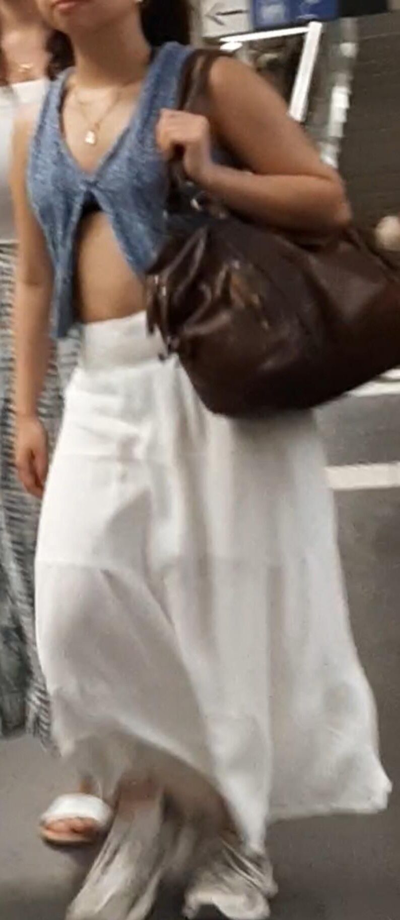 Braless Streetgirls 