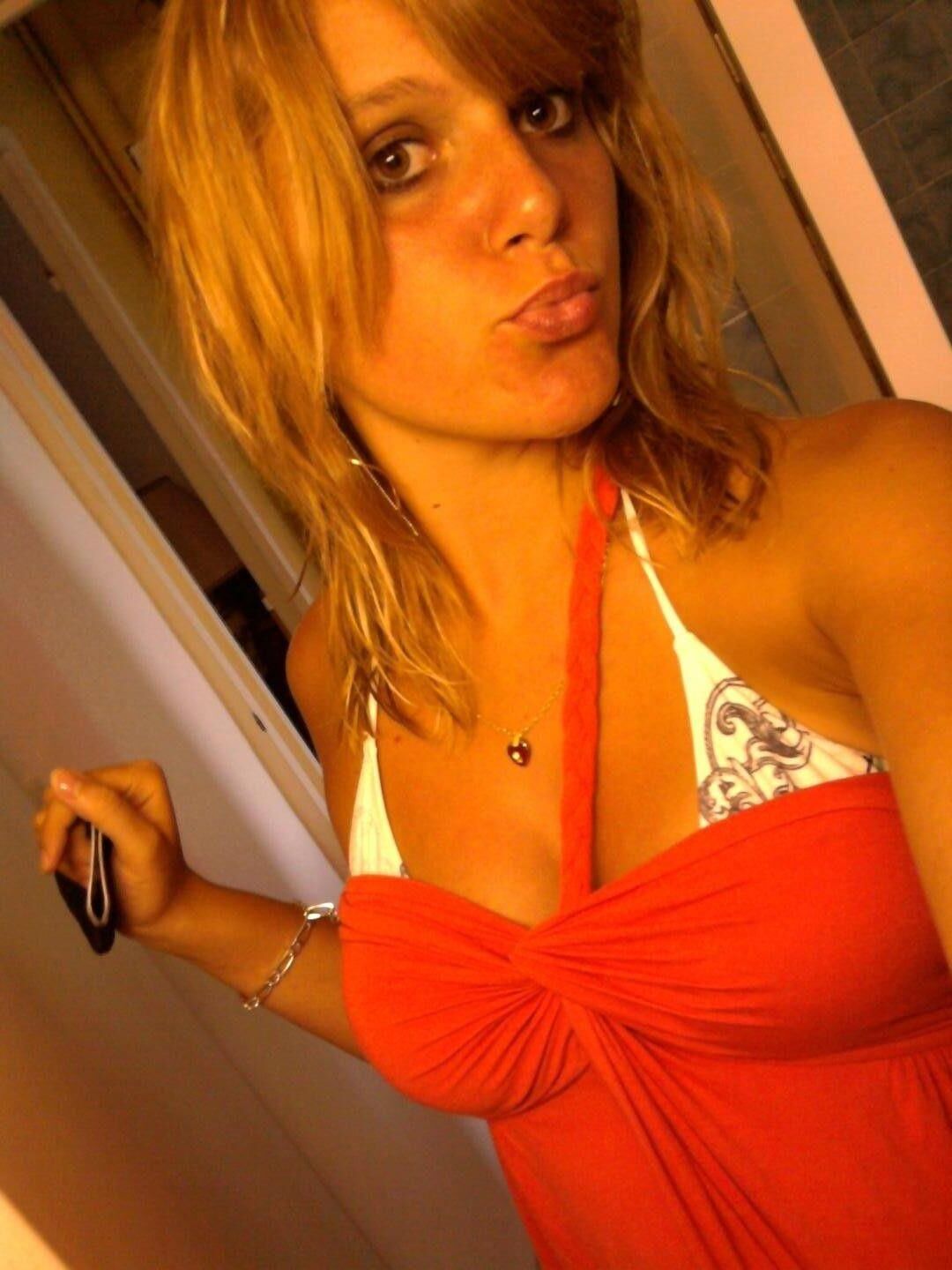 Blonde babe bedroom nudes and sex
