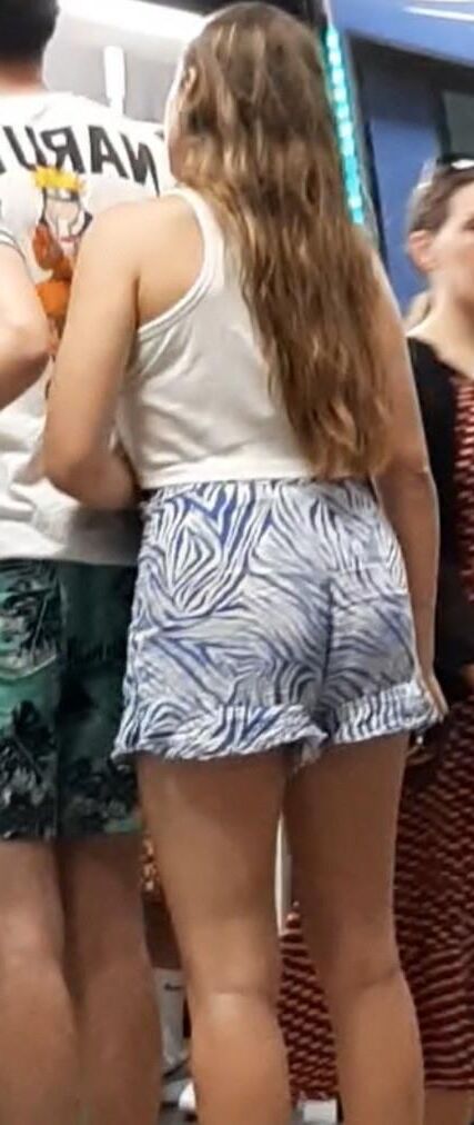 Streetgirls in shorts 