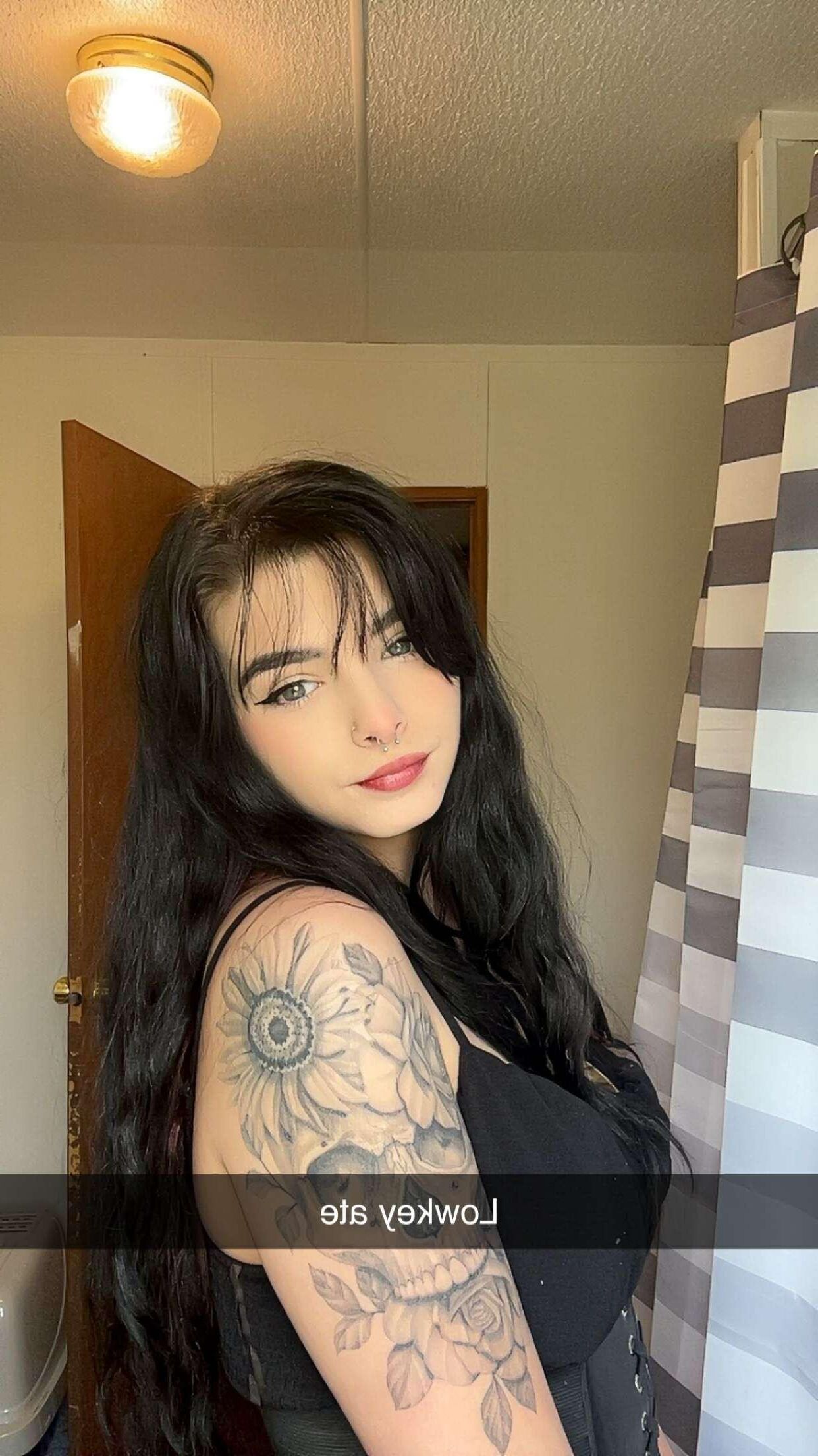 [Nn] yo Seller Slut Tiffany Anne имеет отличную стойку