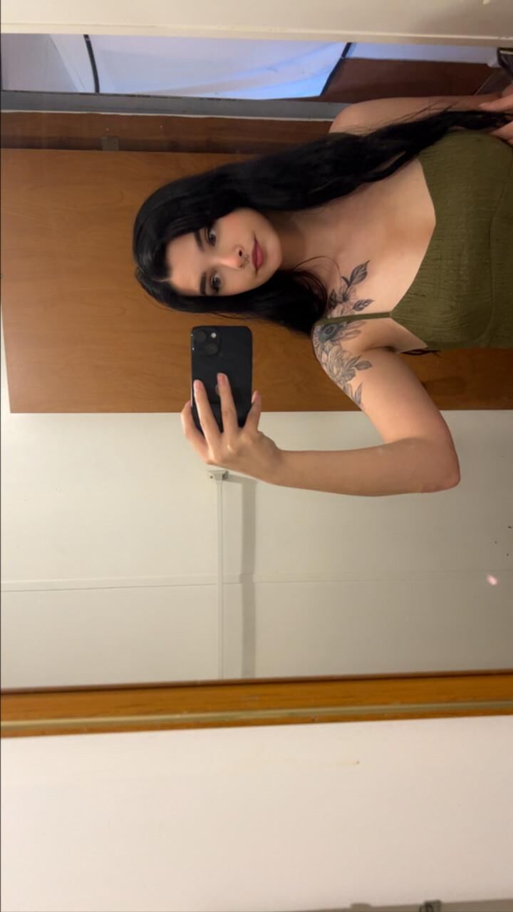 [Nn] yo Seller Slut Tiffany Anne имеет отличную стойку