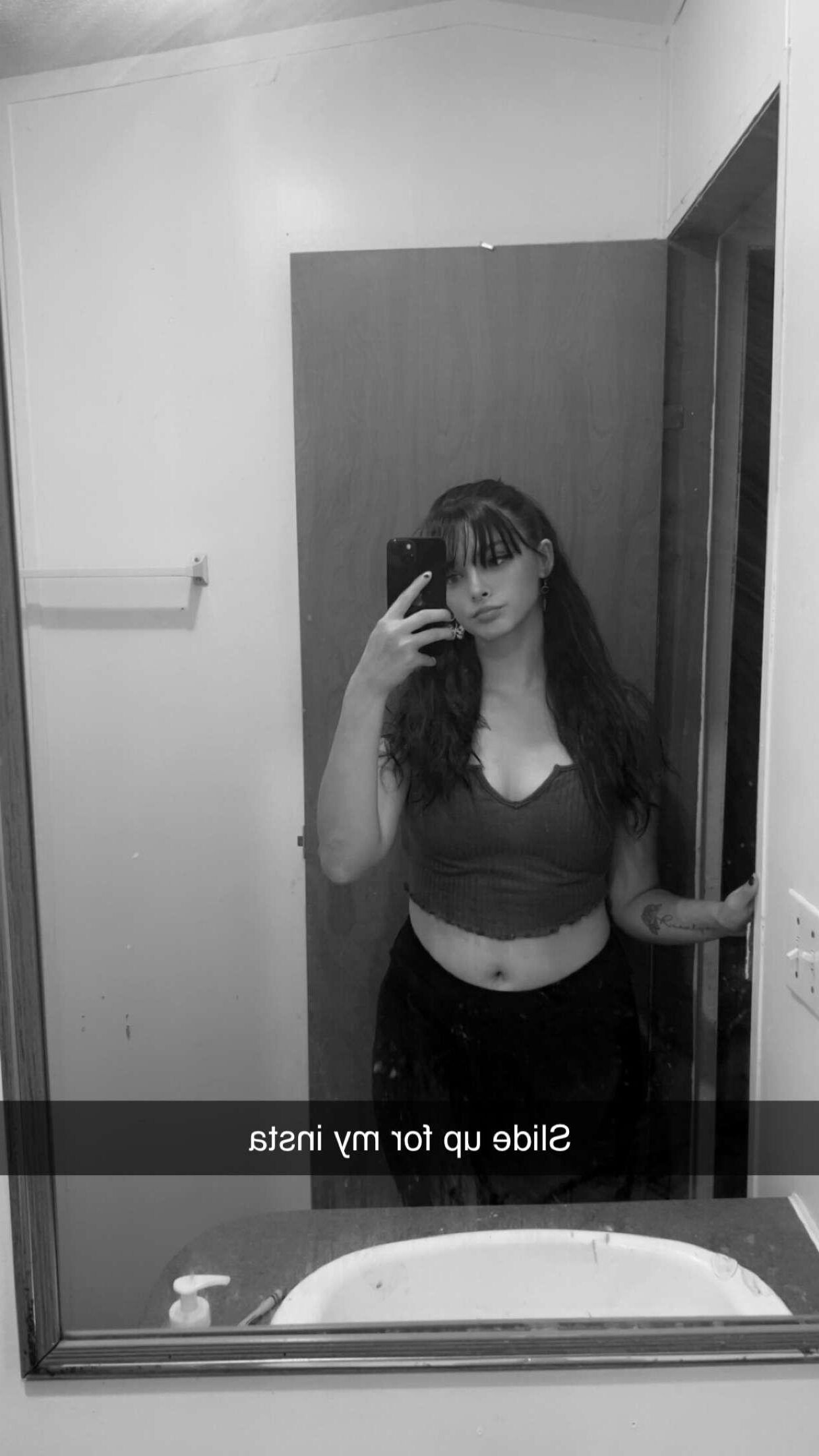 [Nn] yo Seller Slut Tiffany Anne имеет отличную стойку