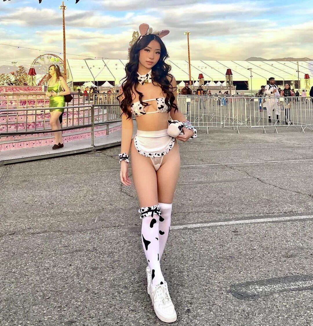  Sexy Festival Girls 