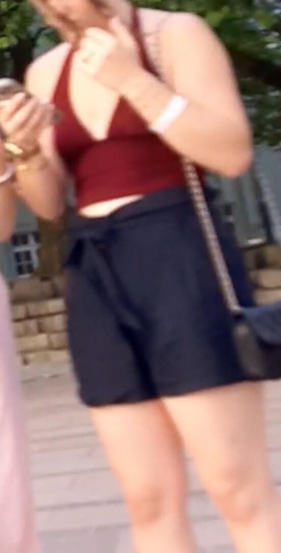 Streetgirls in shorts 