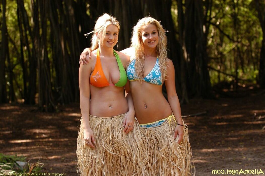 Alison e Lia Saias de Grass Tropicais