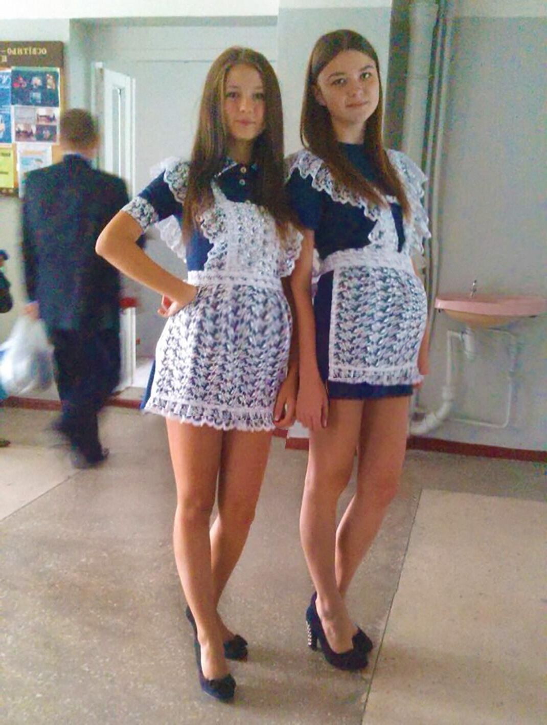 Jelenas русские школьницы в школьной руке