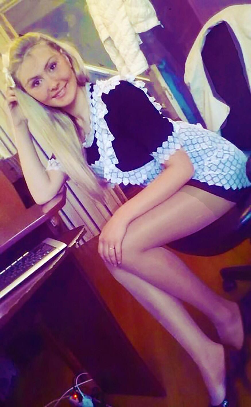 Jelenas русские школьницы в школьной руке