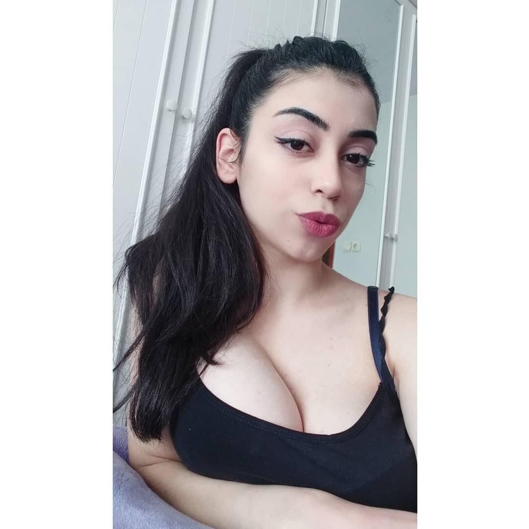 Hot Girls 
