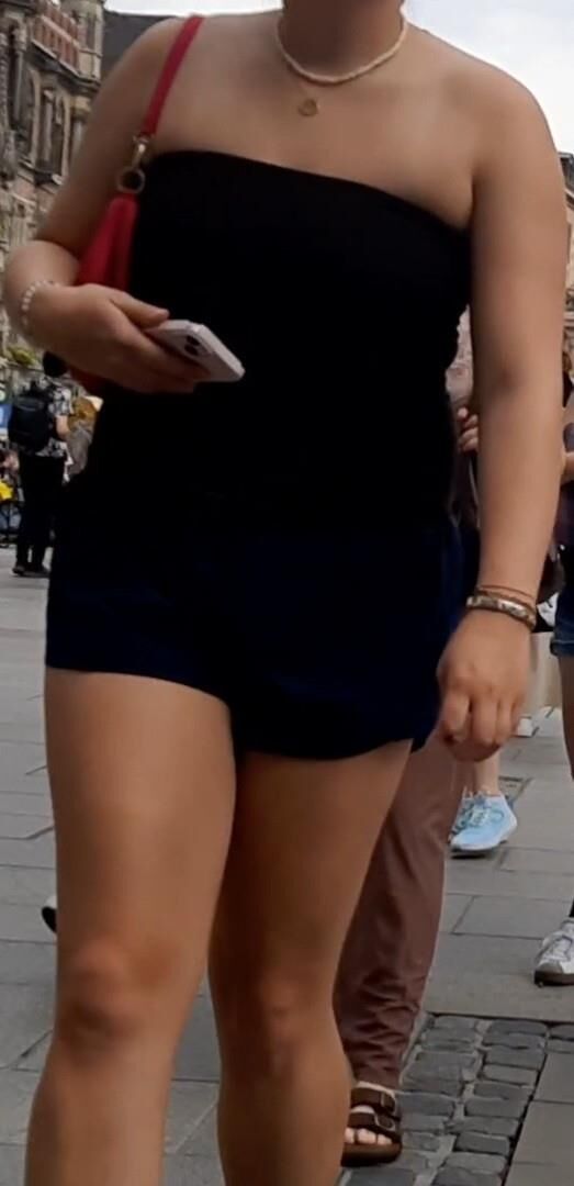 Streetgirls in shorts 