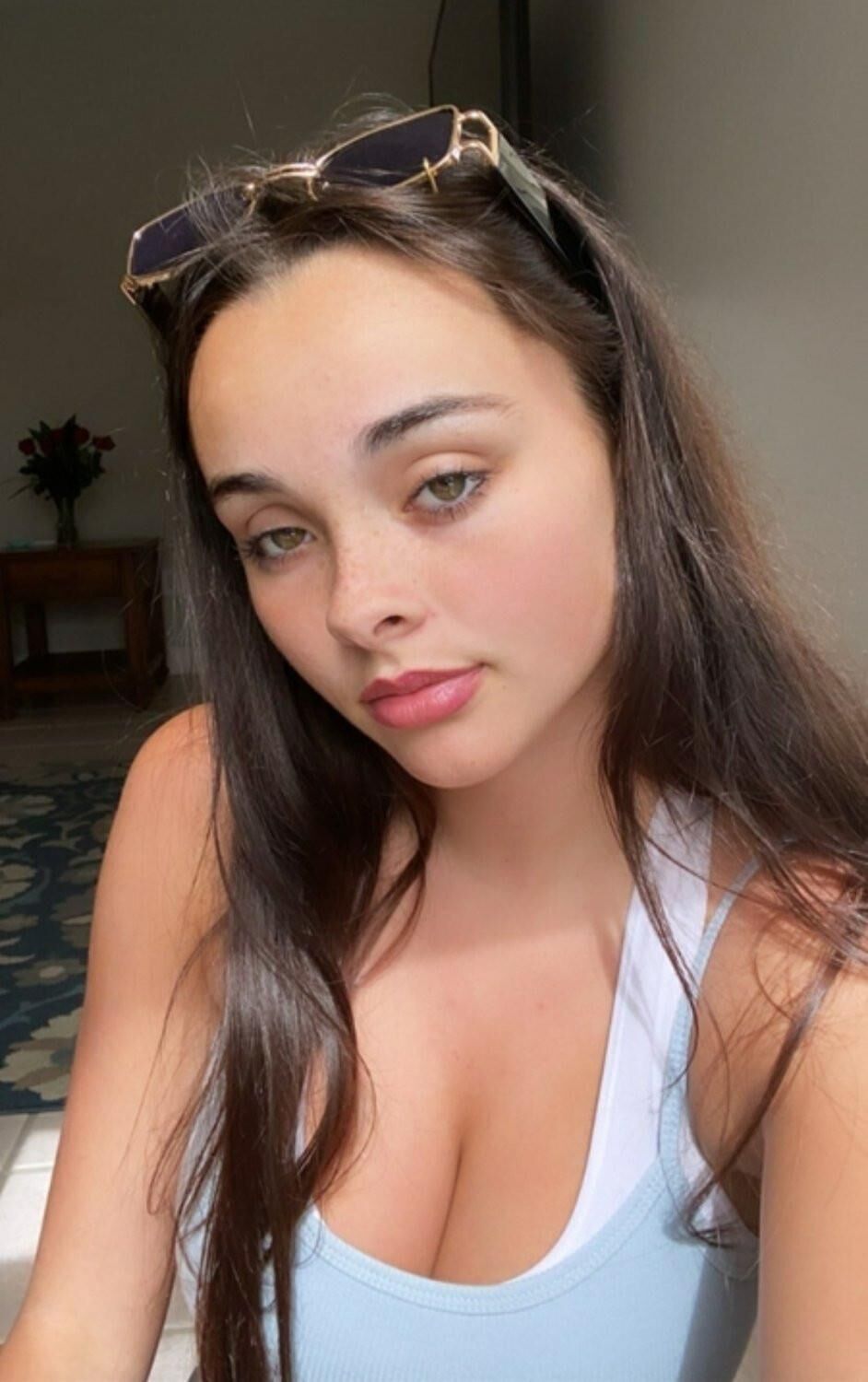 Grace tiene grandes tetas !!!