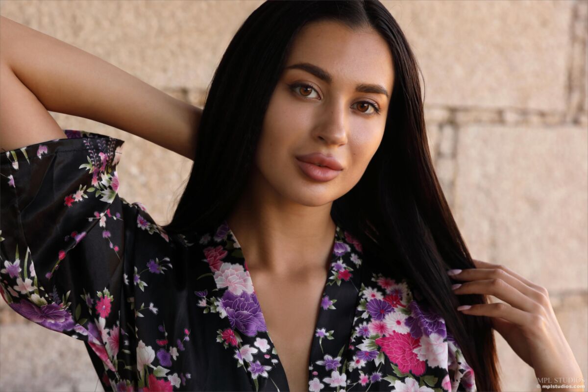 Aria Renaissance Girl