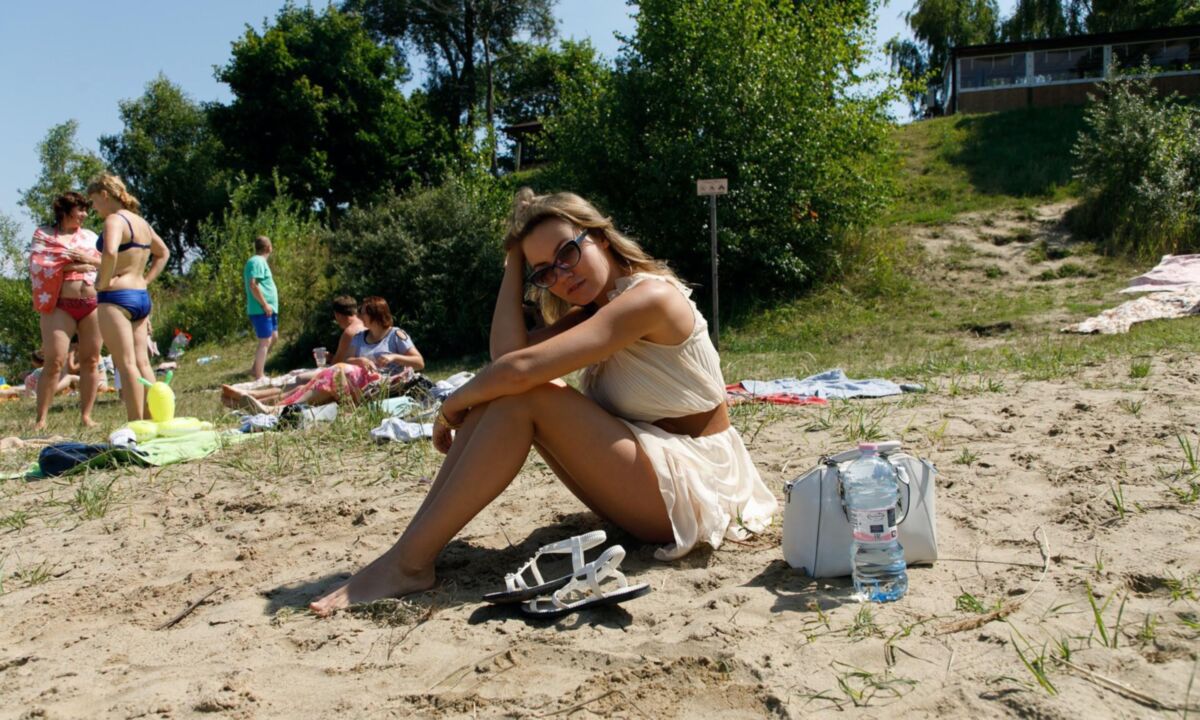 Nicole un verdadero teaser de la multitud (NN)