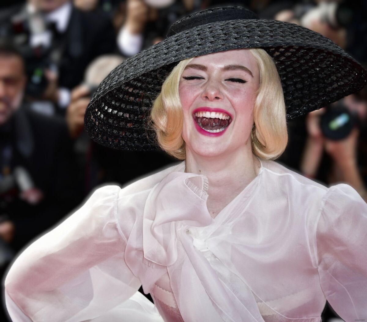Elegante Celeb Teen Slut Elle Fanning, elegante semen y puta orina