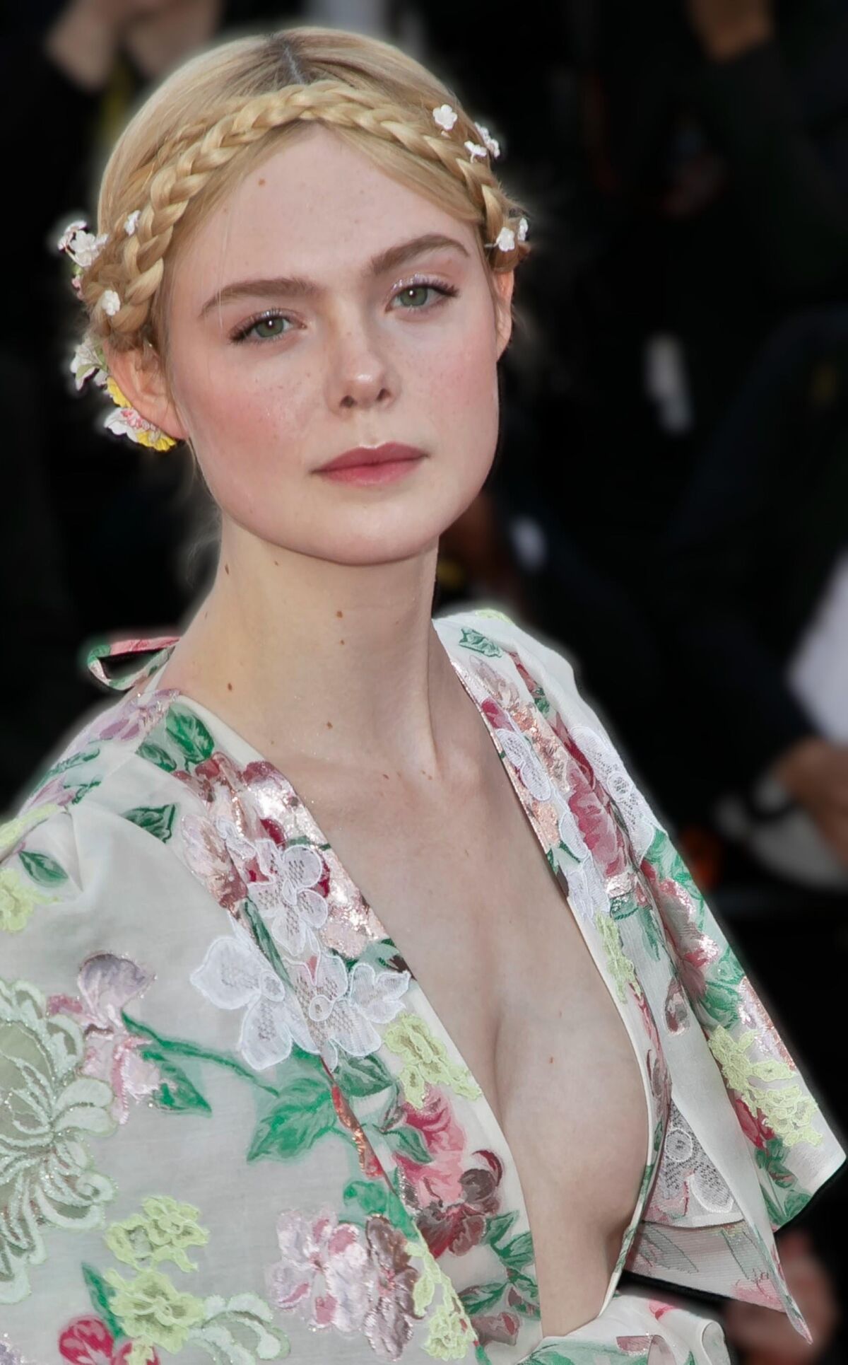 Elegante Celeb Teen Slut Elle Fanning, elegante semen y puta orina