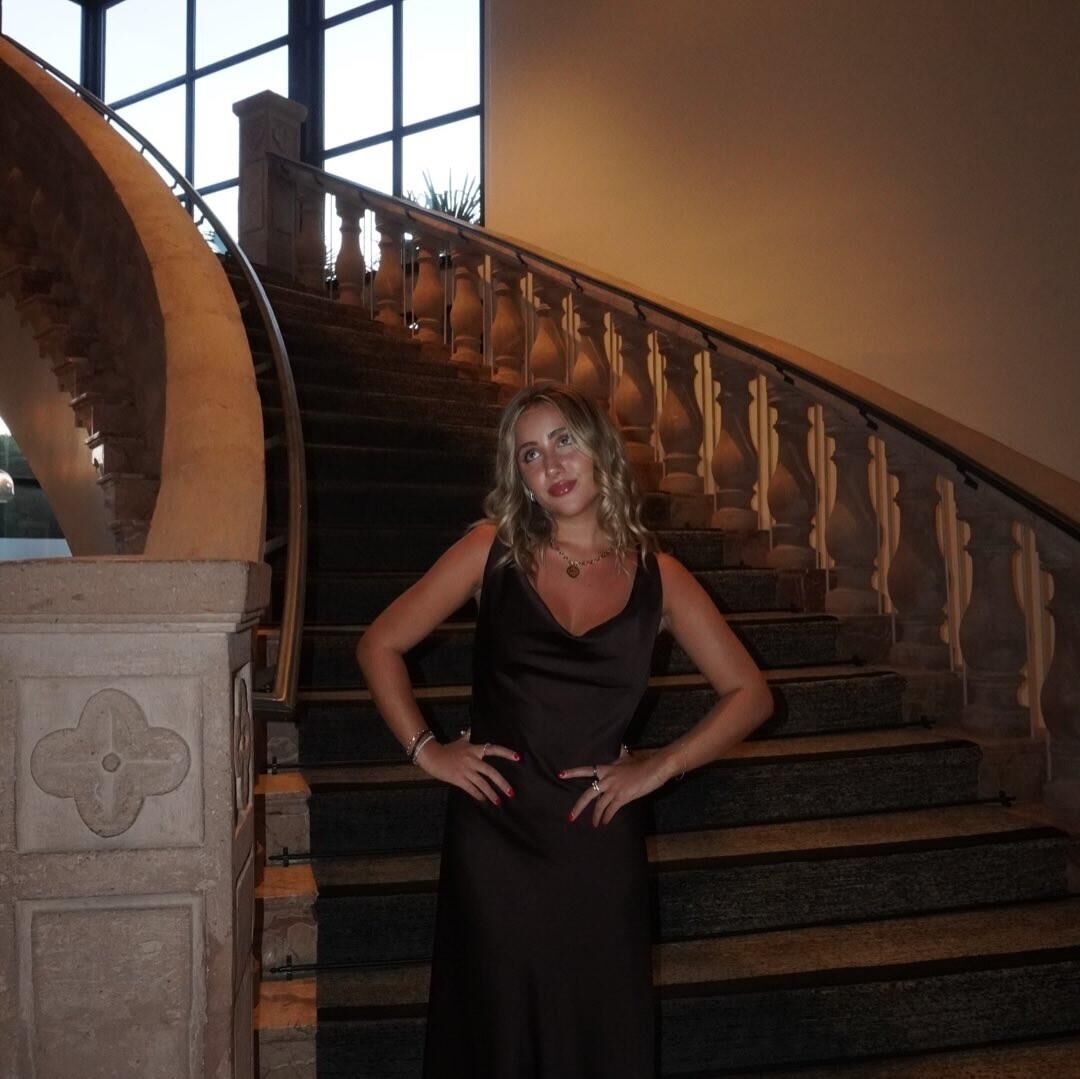 Ava Kolker Varios