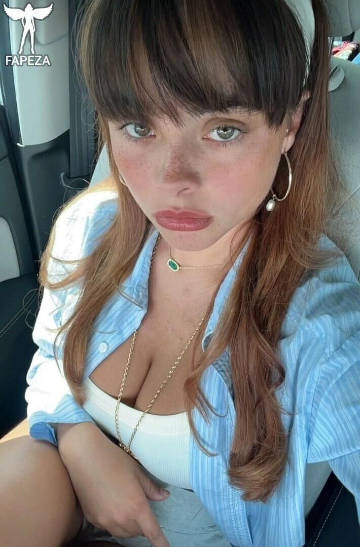 Grace tiene grandes tetas !!!