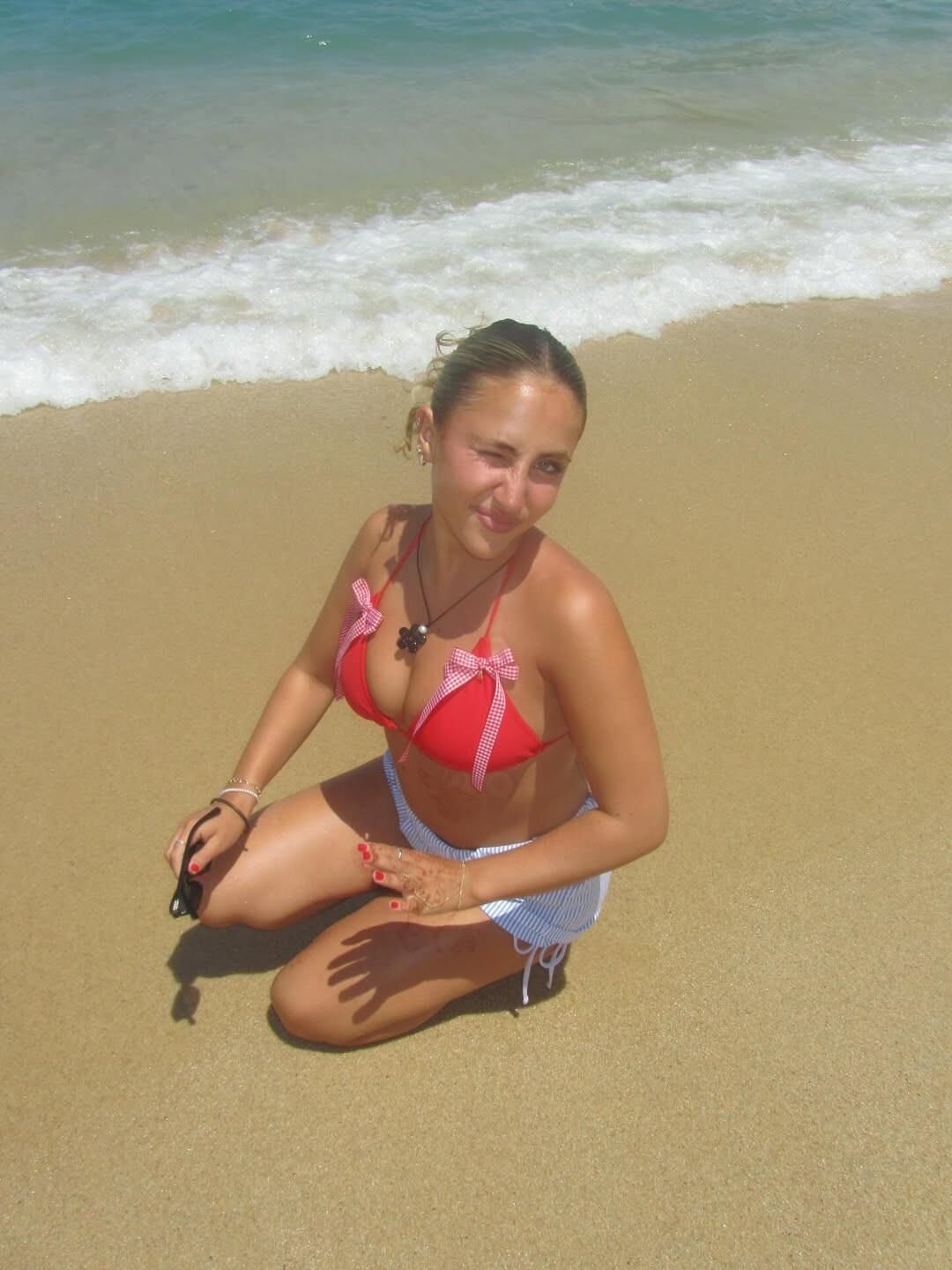 Ava Kolker Varios