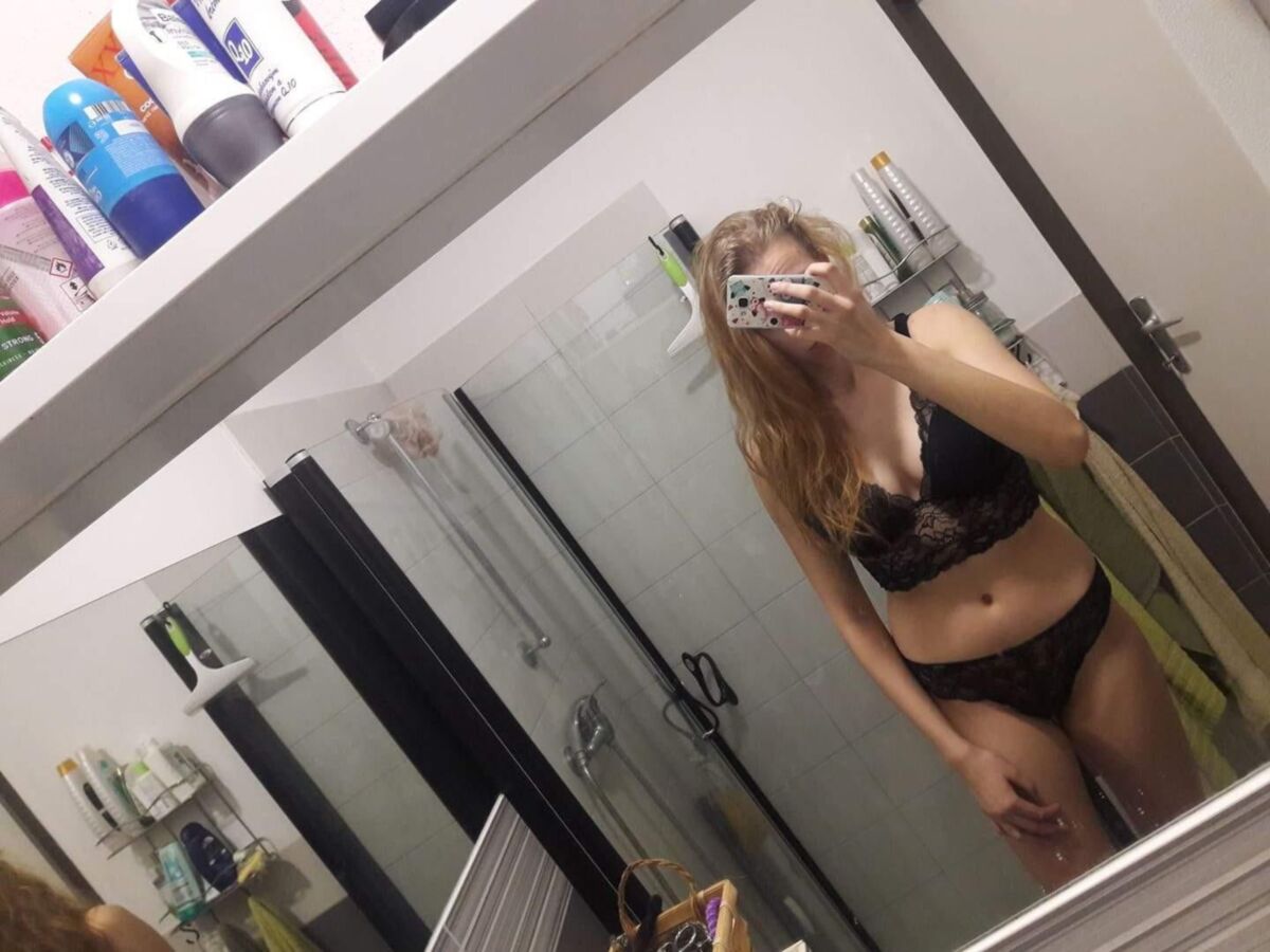 Hermana desnuda Fotos robadas de su teléfono