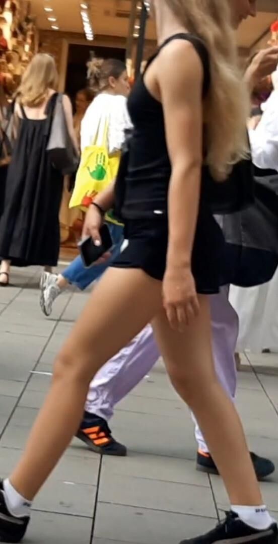 Streetgirls en pantalones cortos