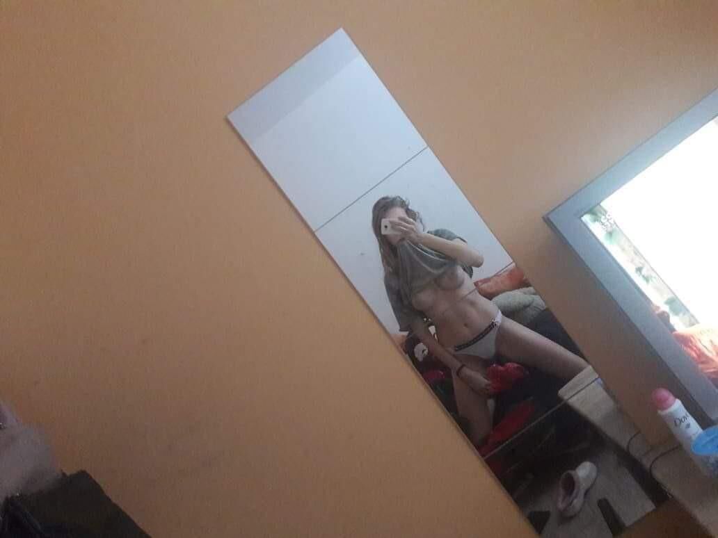 Hermana desnuda Fotos robadas de su teléfono