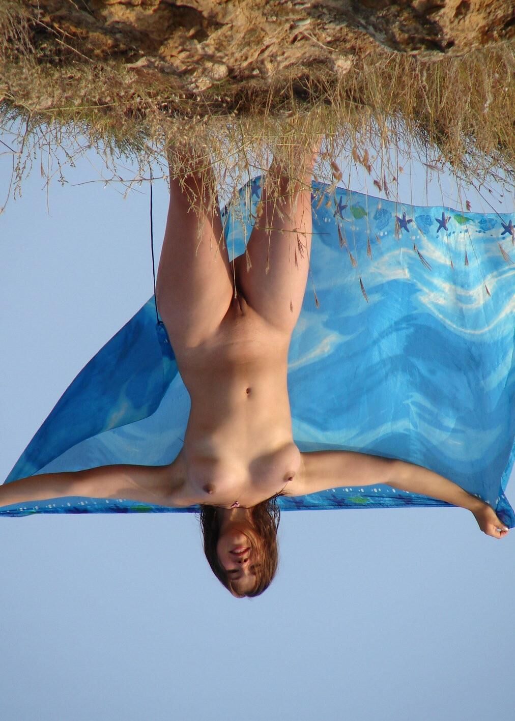 Debajo de los cielos azules
