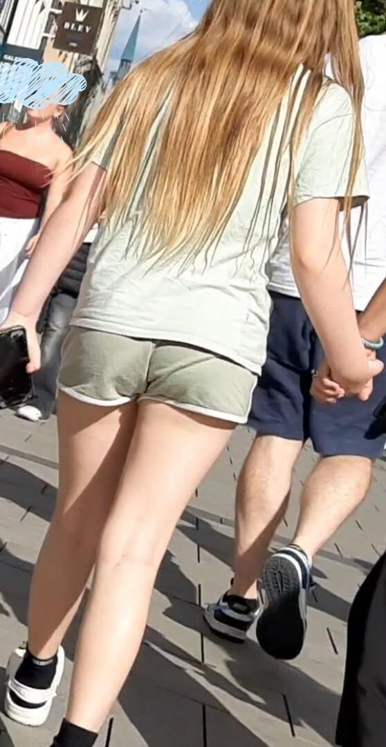 Streetgirls en pantalones cortos