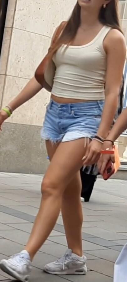 Streetgirls en pantalones cortos