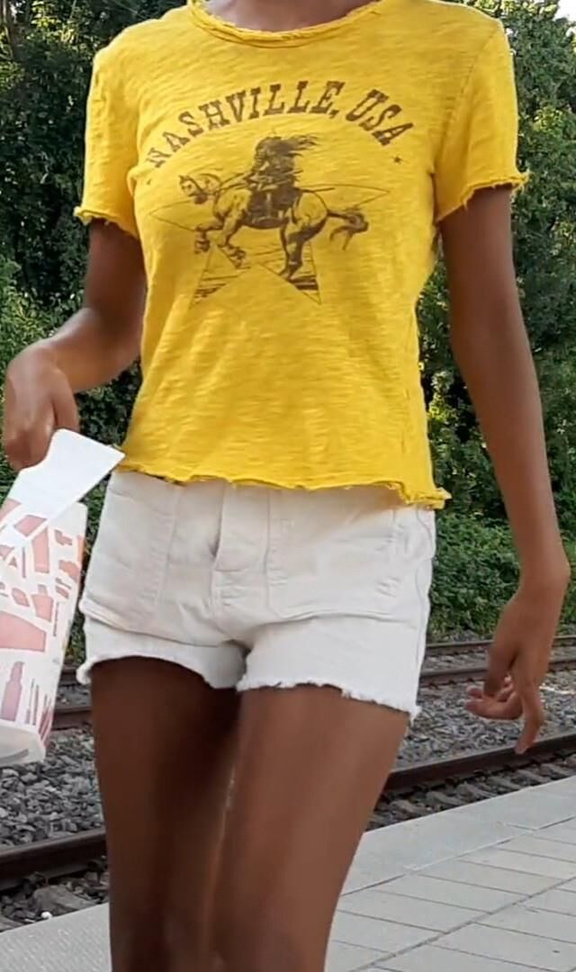 Streetgirls en pantalones cortos
