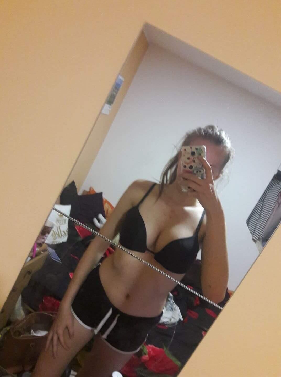 Hermana desnuda Fotos robadas de su teléfono
