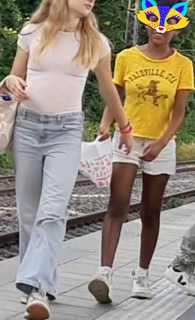Streetgirls en pantalones cortos