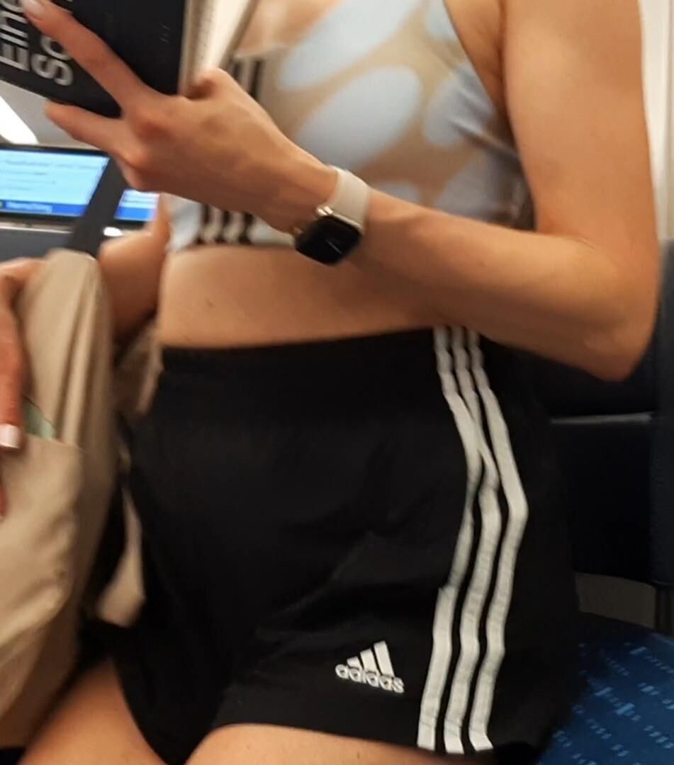 Streetgirls em shorts