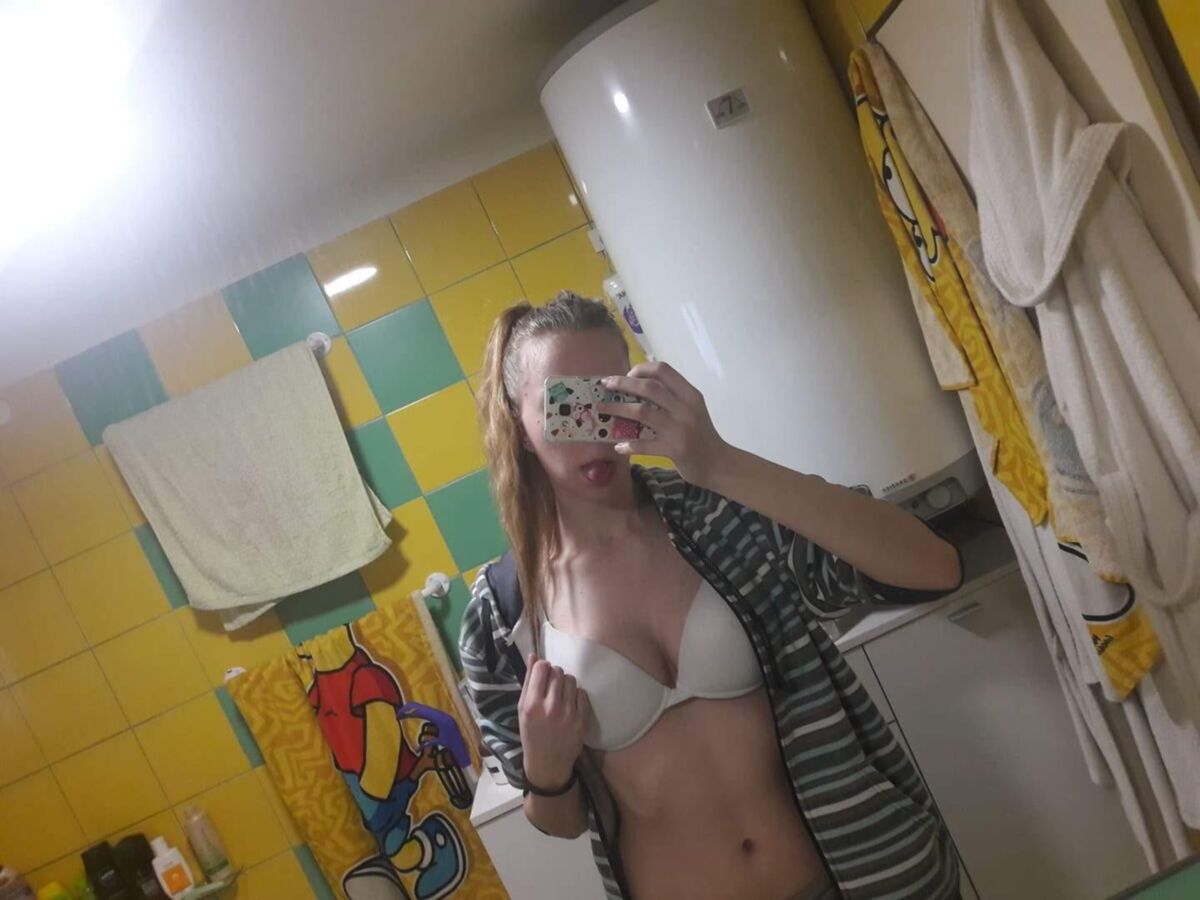Hermana desnuda Fotos robadas de su teléfono