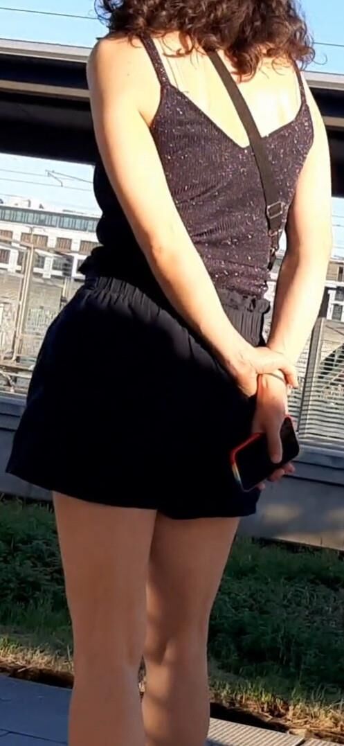 Streetgirls em shorts
