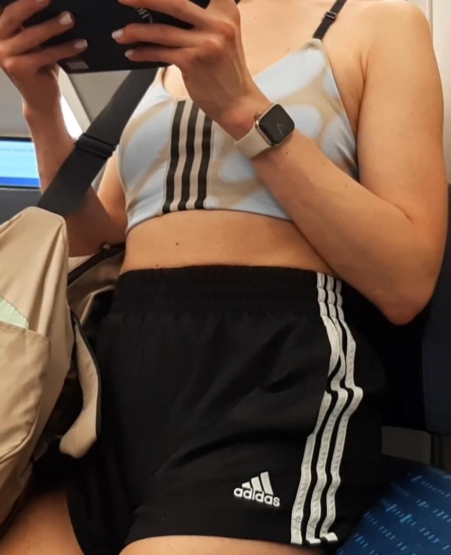 Streetgirls em shorts