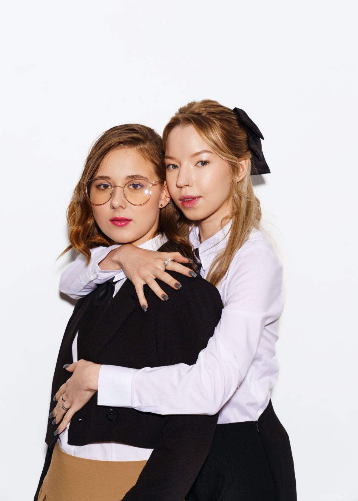 Mirka、Muna Debutantes
