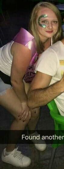 Tetona pelirroja adolescente papás niña