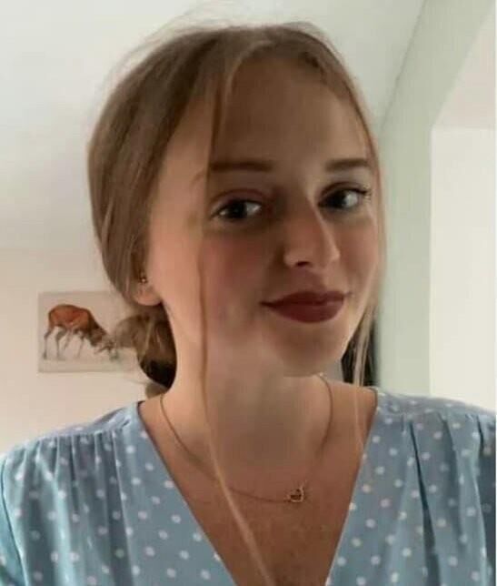 Tetona pelirroja adolescente papás niña