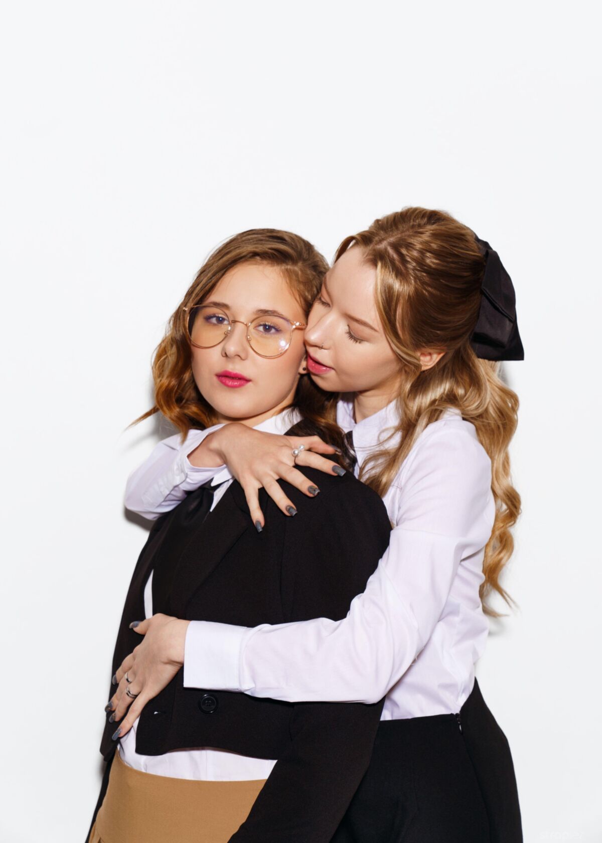 Mirka、Muna Debutantes