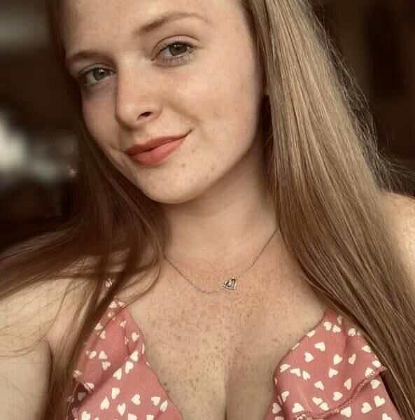 Tetona pelirroja adolescente papás niña