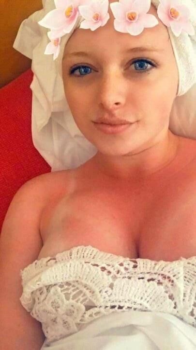 Tetona pelirroja adolescente papás niña